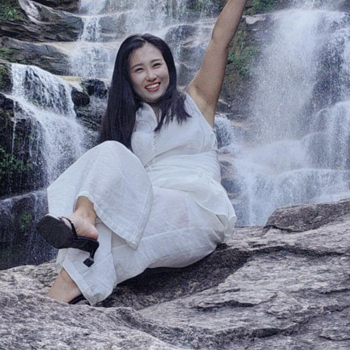 铅山e代驾-费Vi Vi（涨粉中）