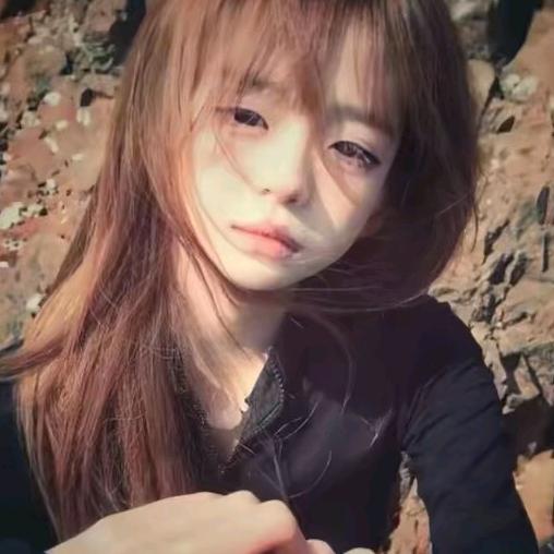 ^小妮^
