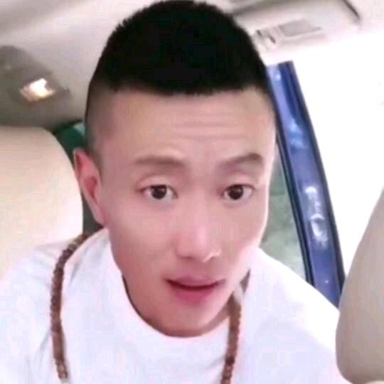 妹儿借个吻