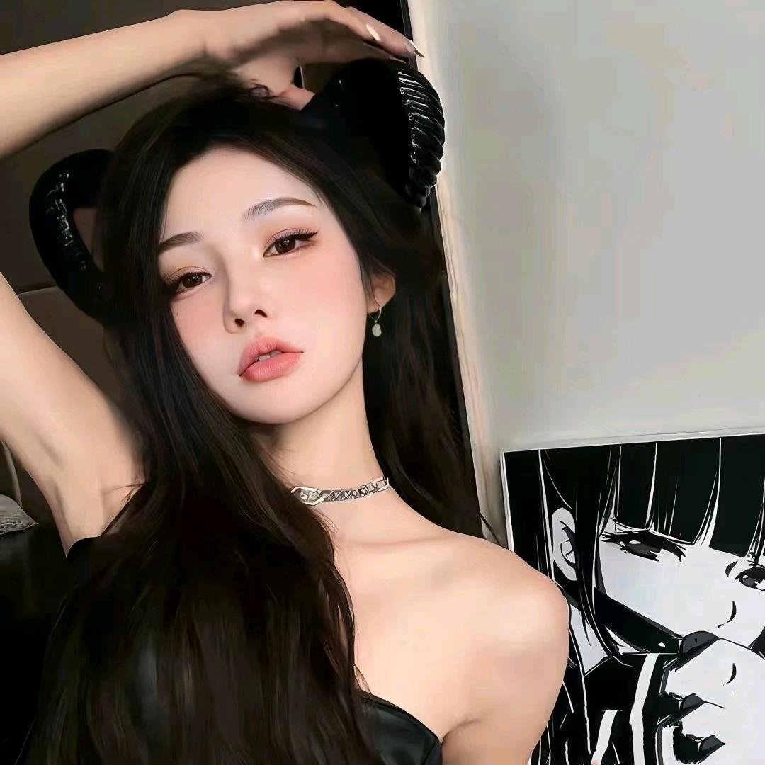 当然是瞳瞳啦～