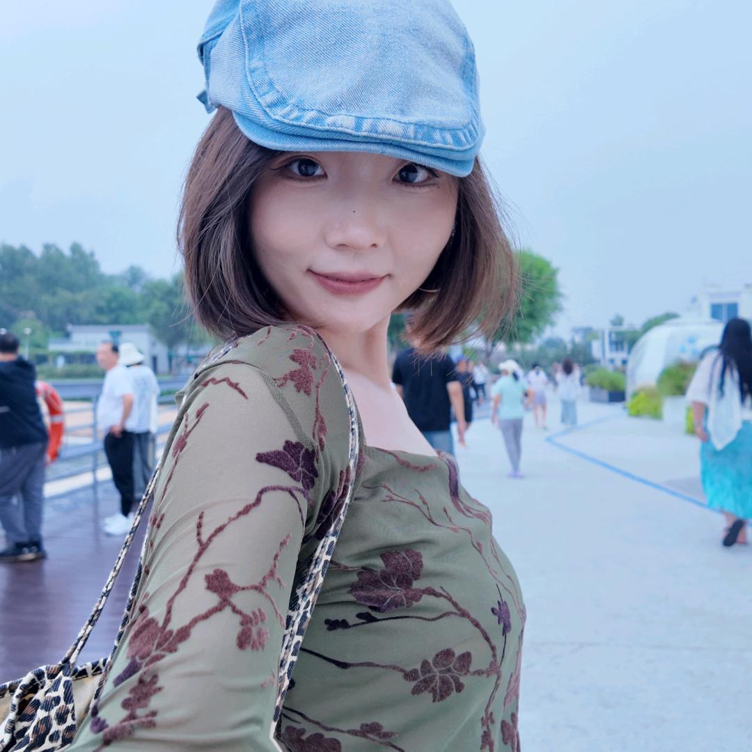 李拜天不上班