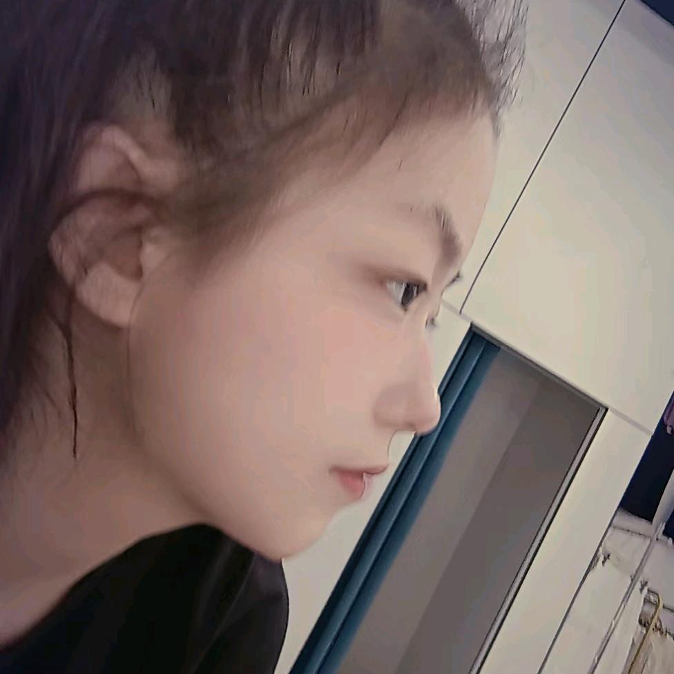 我是东港空间卖衣服的妞妞