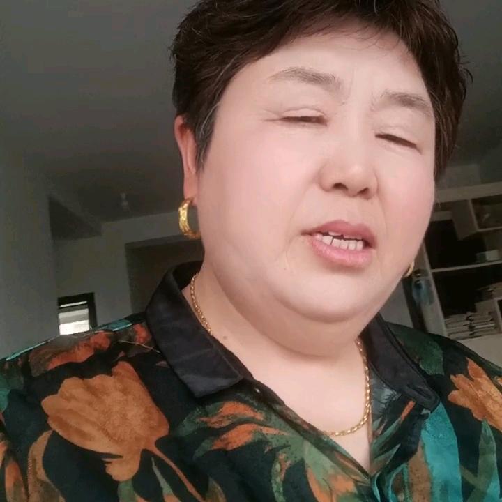 牵线大姐。