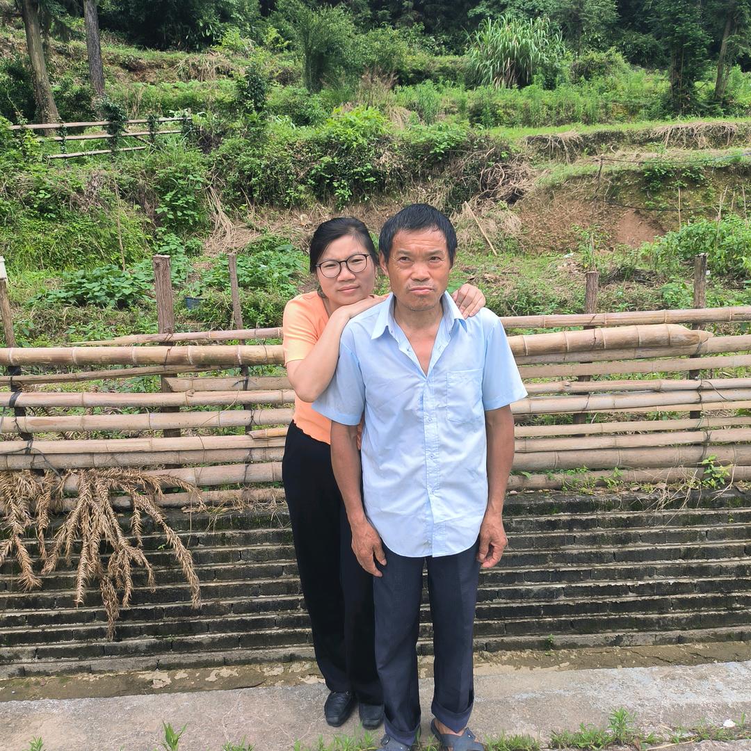 80后返乡收山货的洋洋