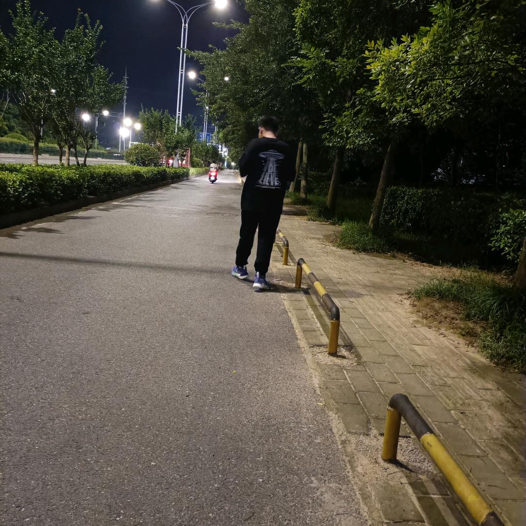 城东花园22栋理发店