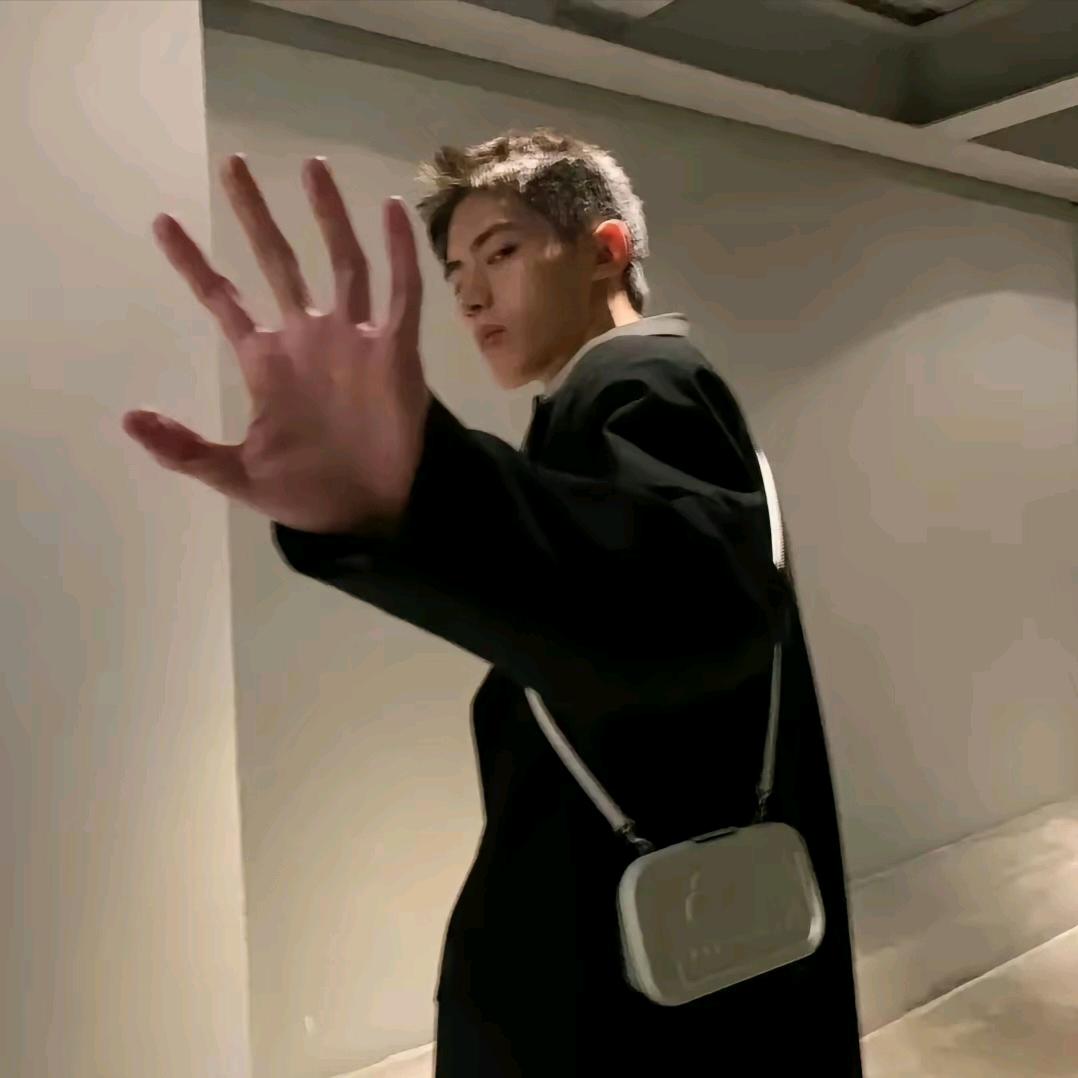阿伟
