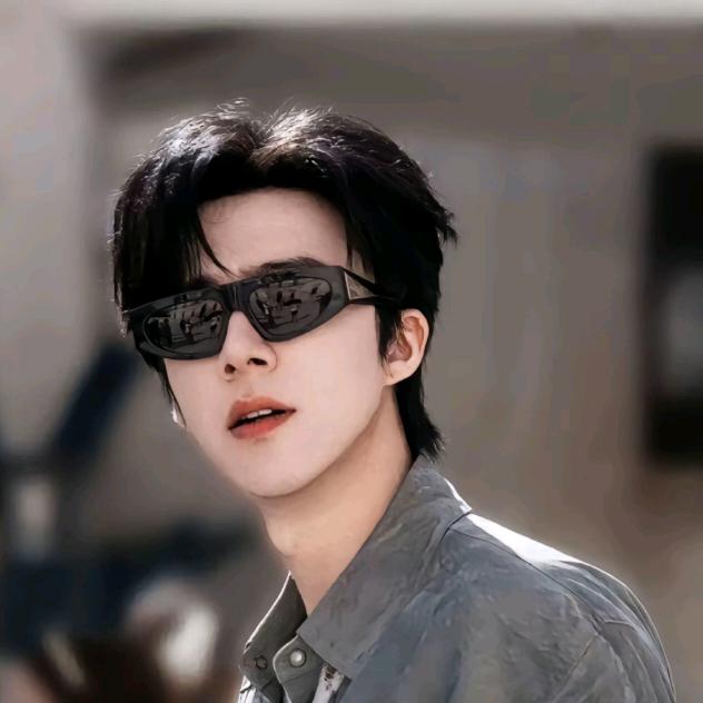 𝑭𝑰𝑮𝑯𝑻𝑰𝑵𝑮