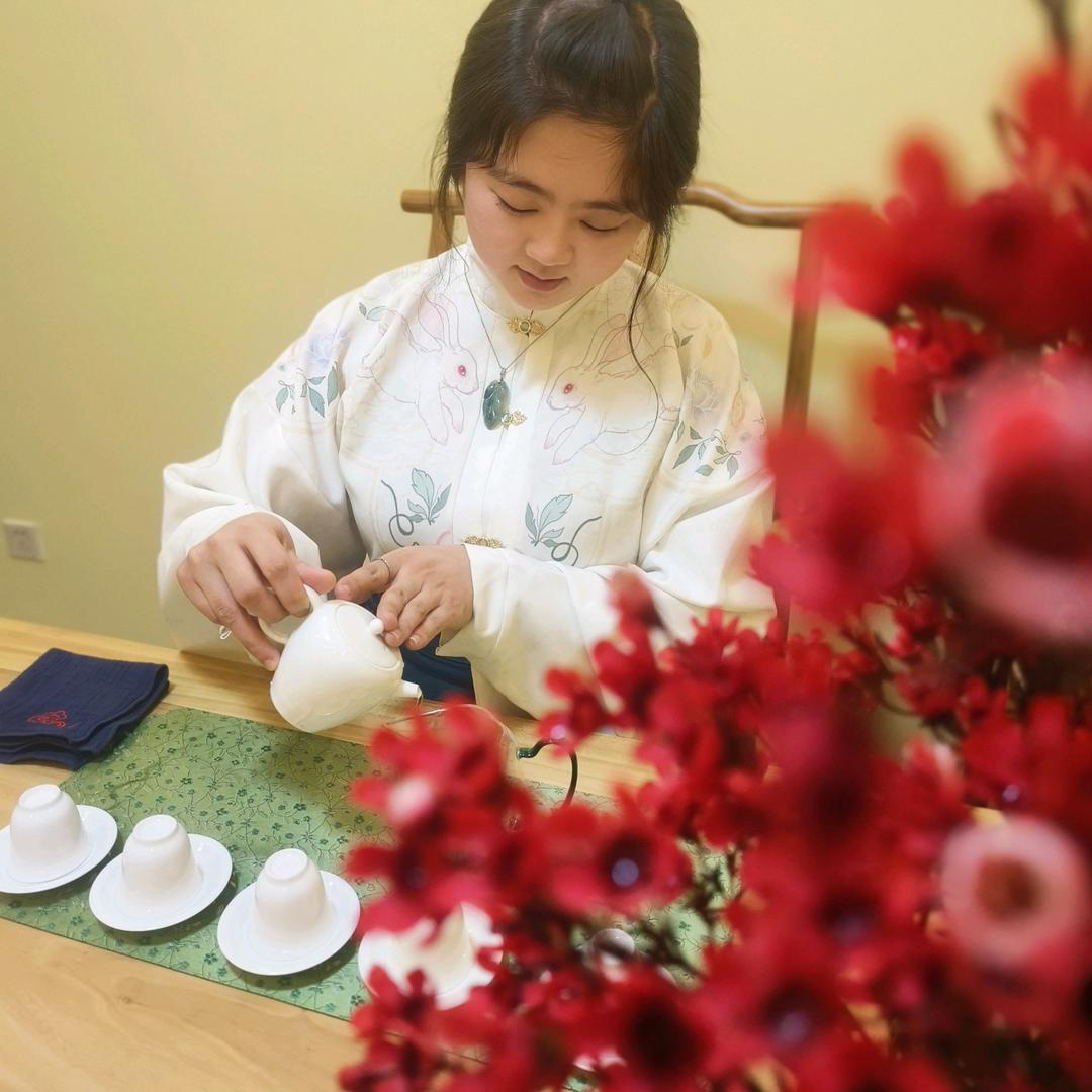 微风轻轻起、