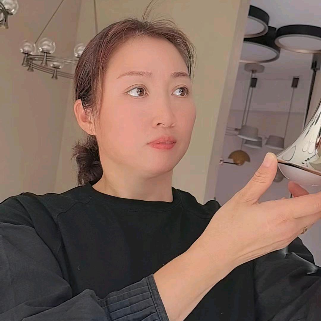 射智能灯光李姐