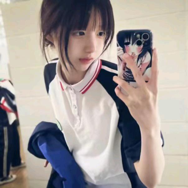 1⃣个美女