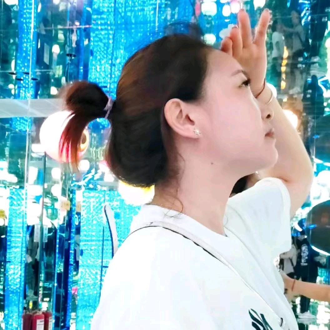 情情姐。