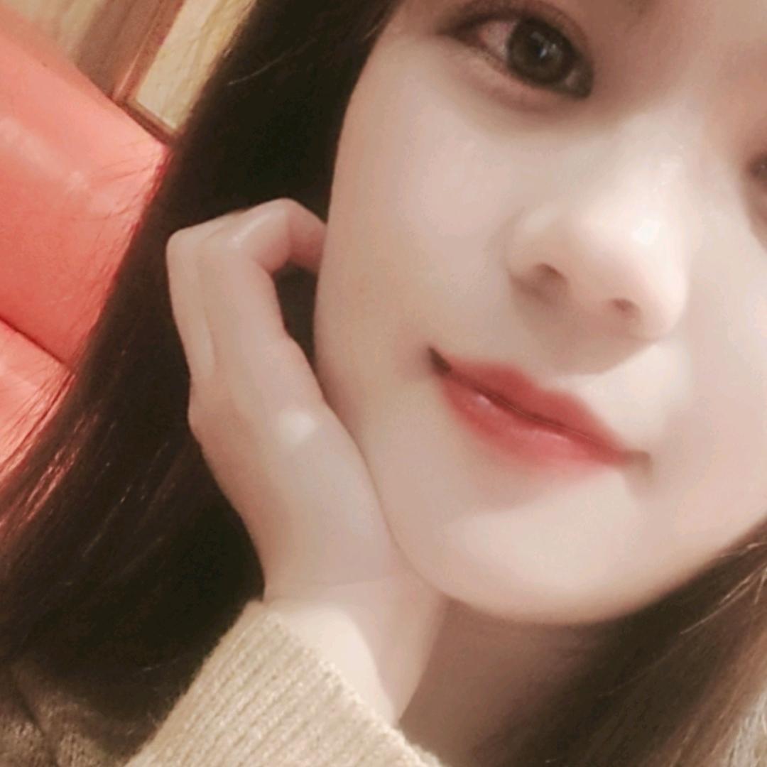 👧🏻