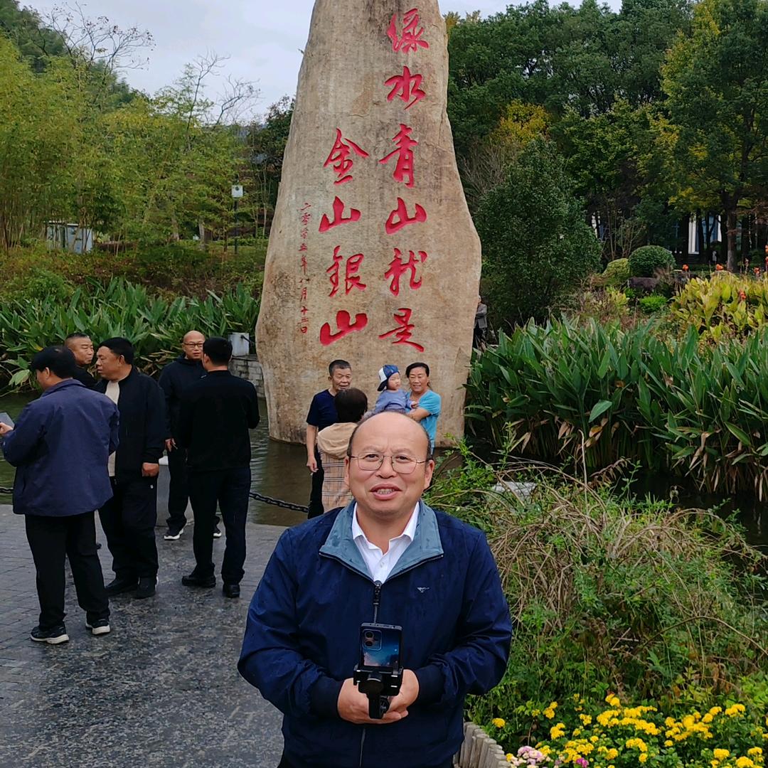 王向东（村长）