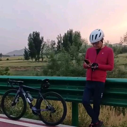 建华