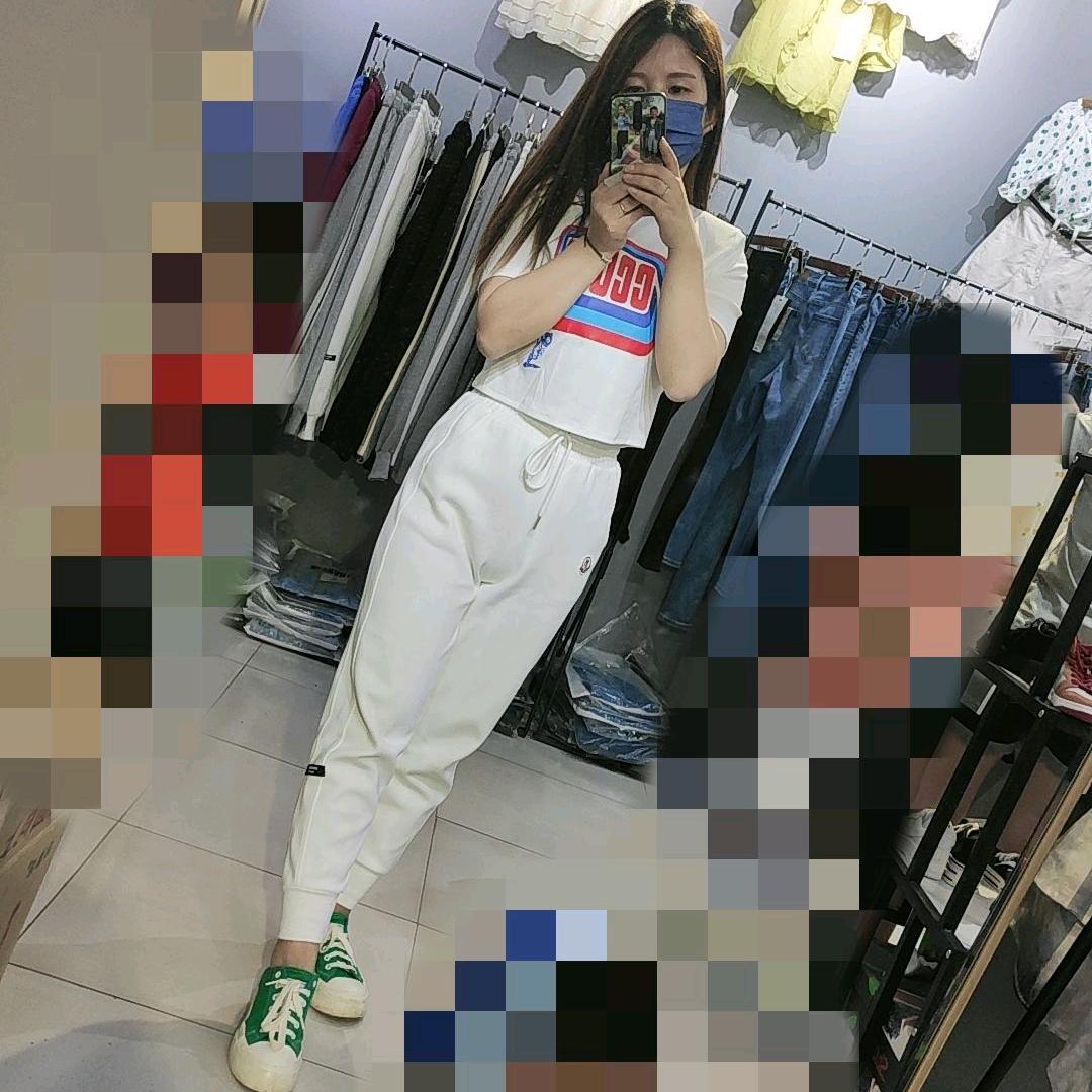 王 后 余生   👨‍👩‍👧‍👦