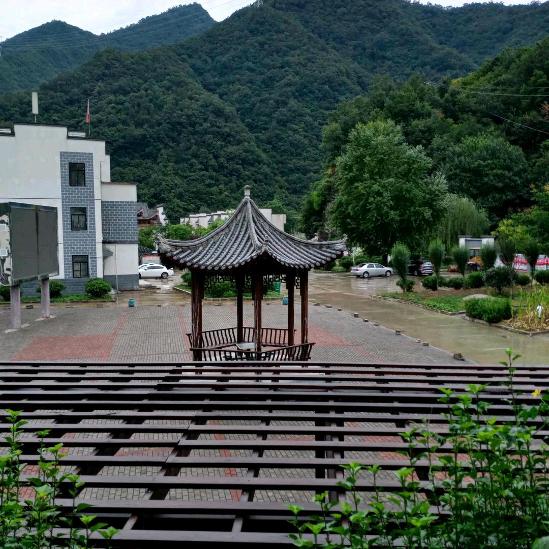 山清水秀