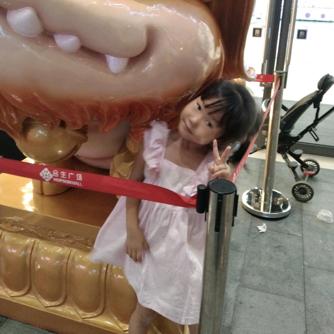 开着宝马卖锅盔