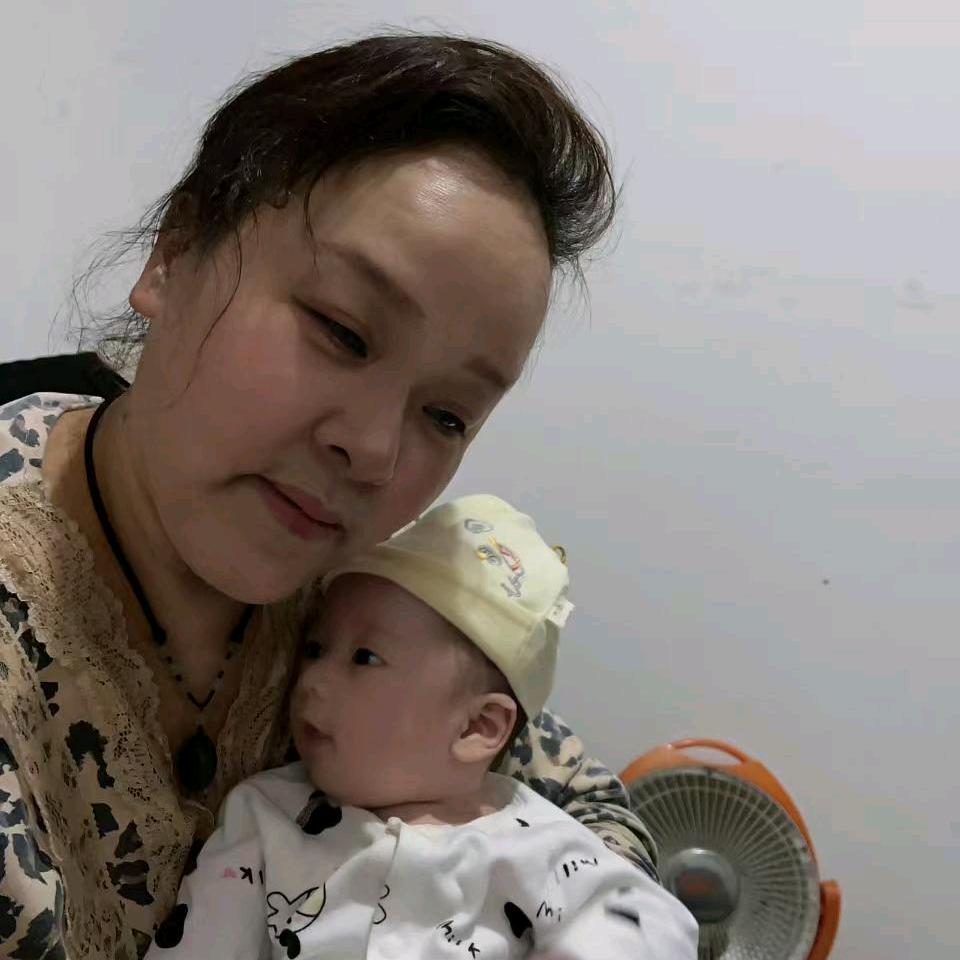 嘟嘟的外婆