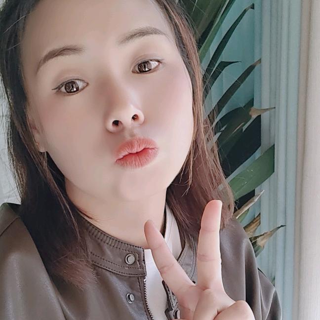 新隆服装店（嘎吉）小芳