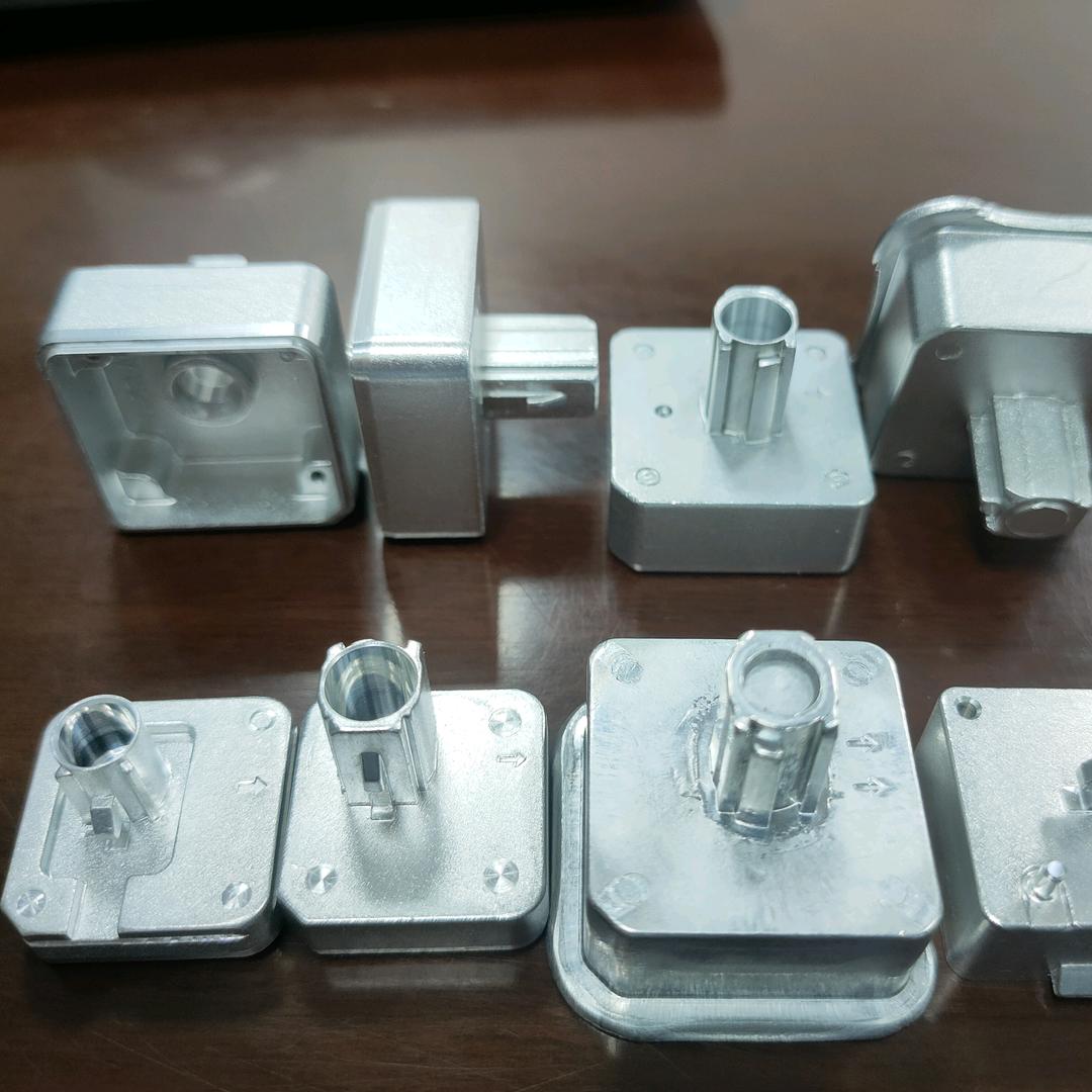 专业压铸、冷镦、冲压