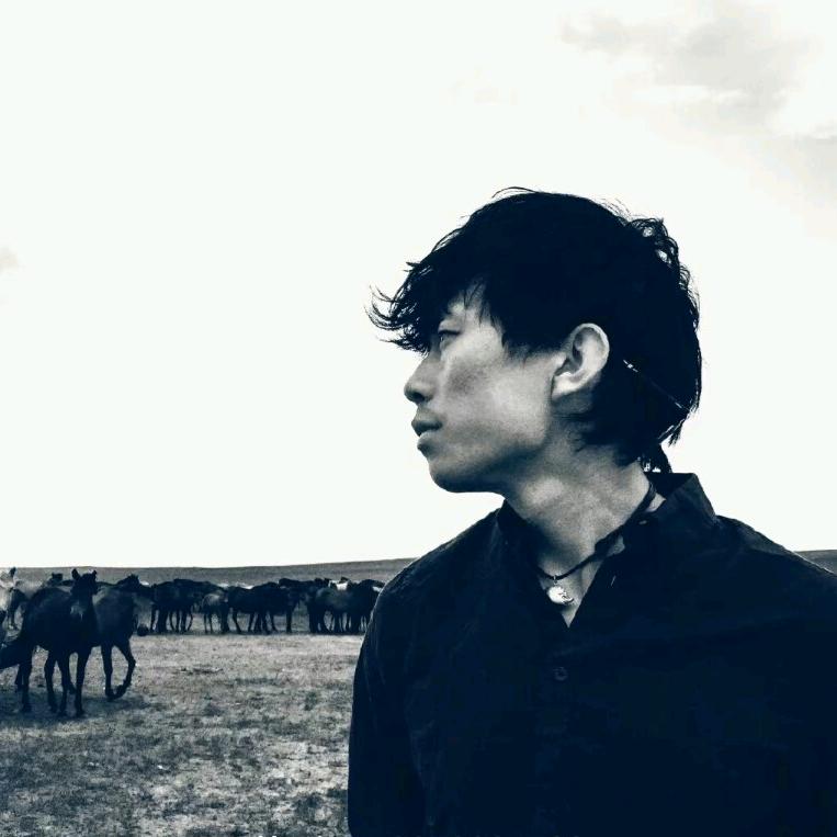 等一杯不加糖咖啡取暖