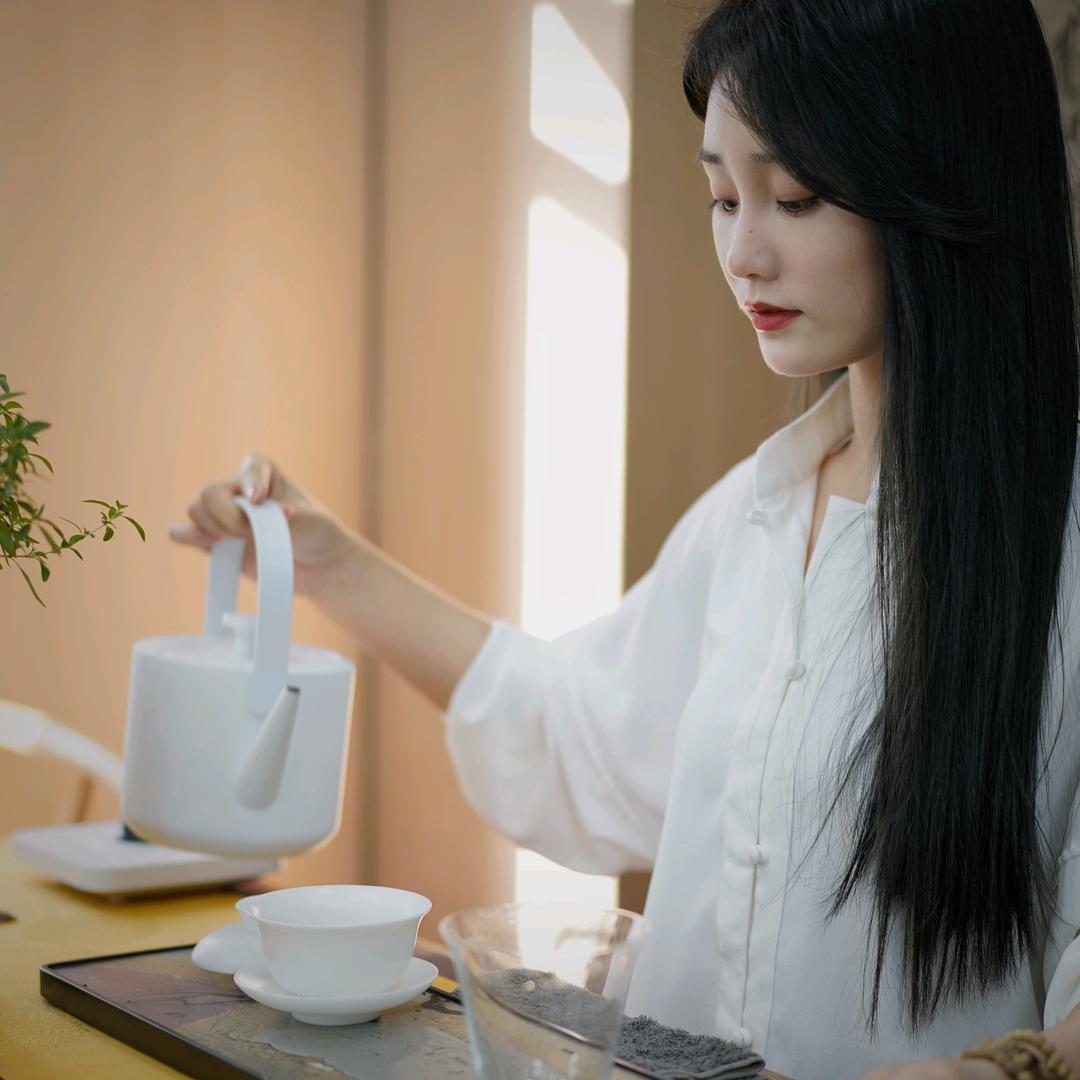 清  茶