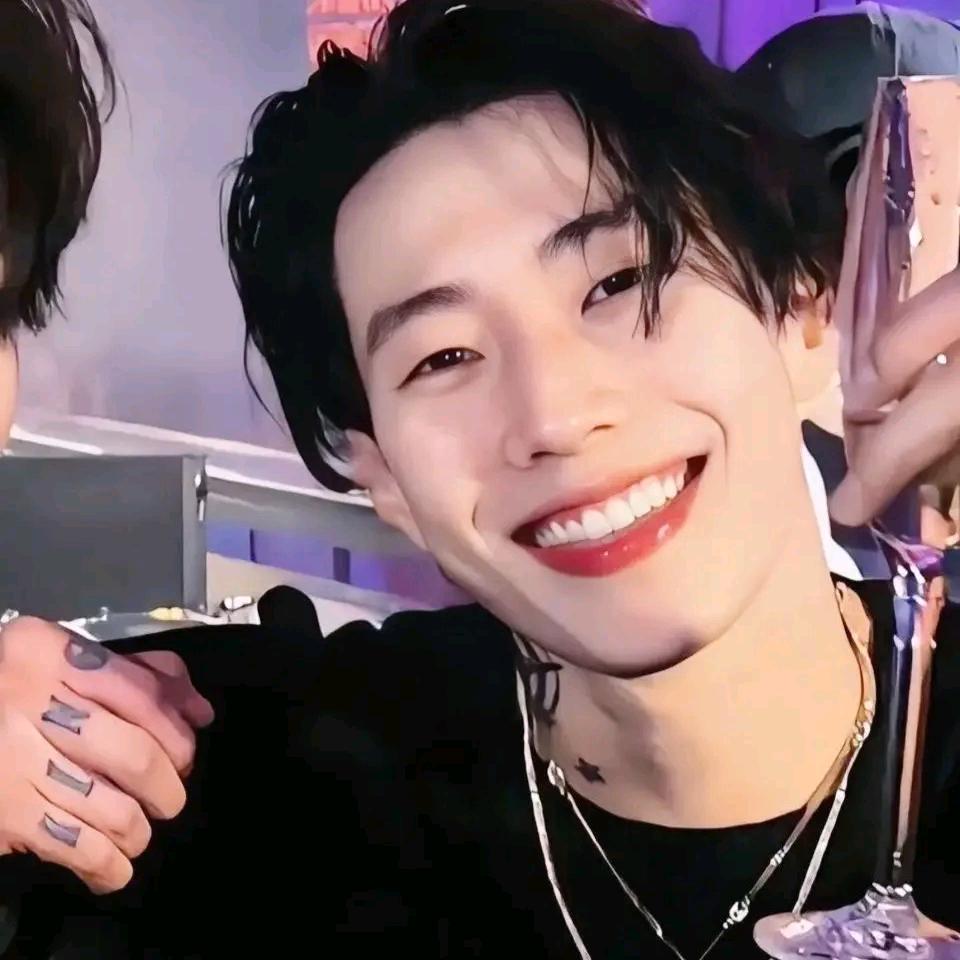 𝑺𝒐𝒏𝒈𝑺𝒚𝒏𝒄