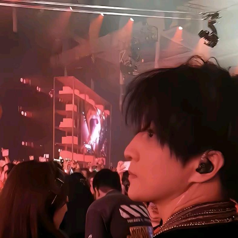 《宇》