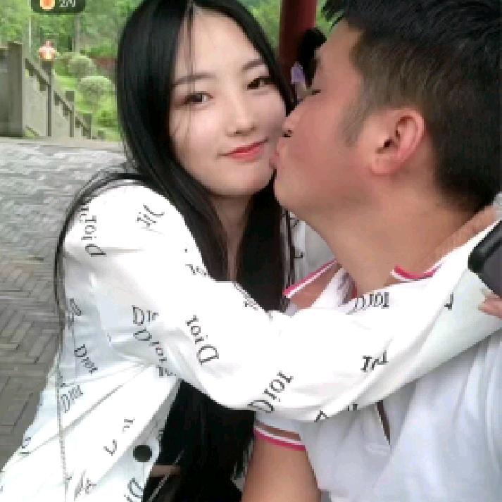 用户9867954647403