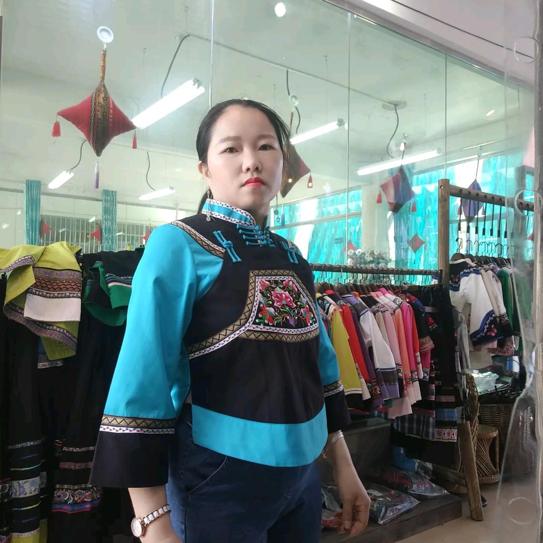 山咔咔里布依姐