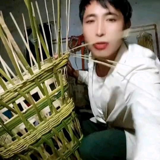 花篮哥小号。