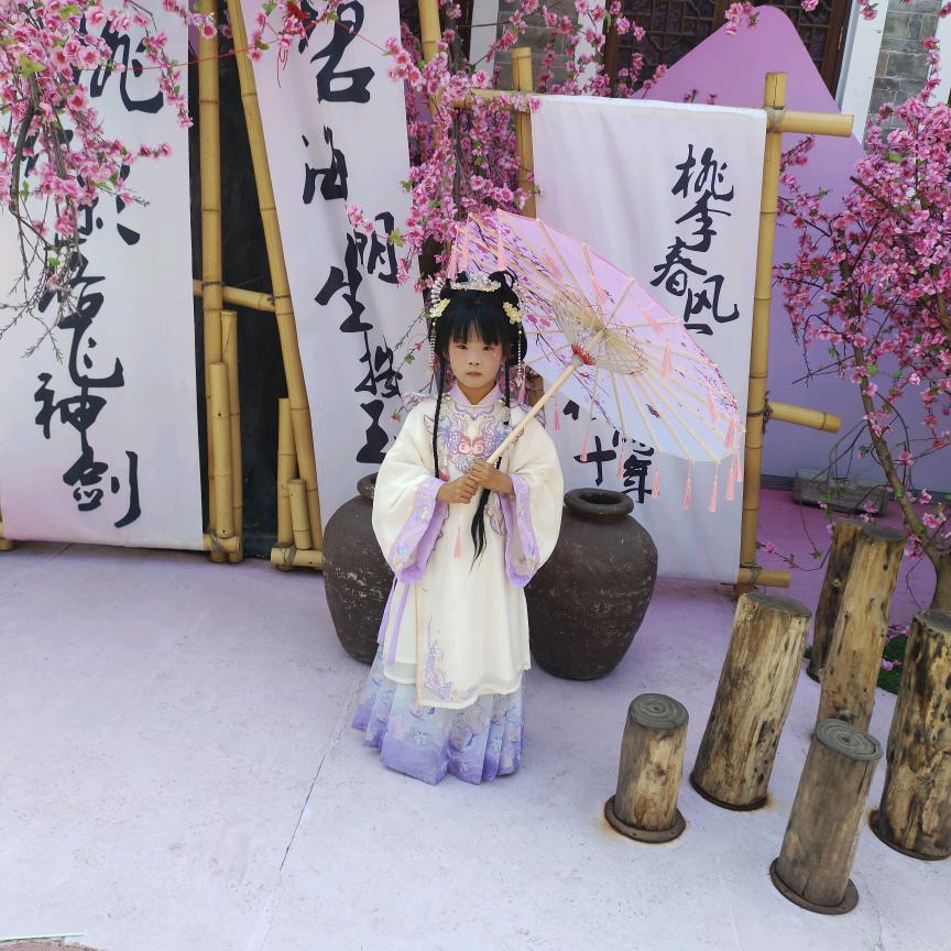 杨竟石英石岩板