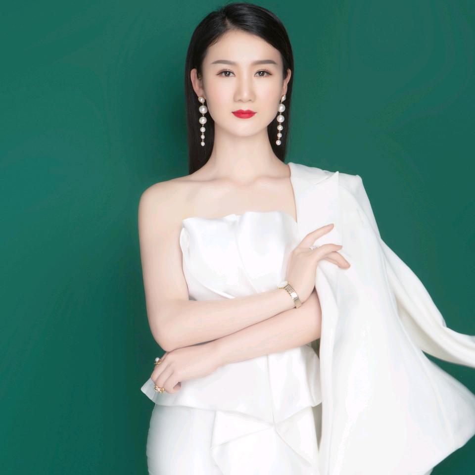 静姐༼༽搞脸的