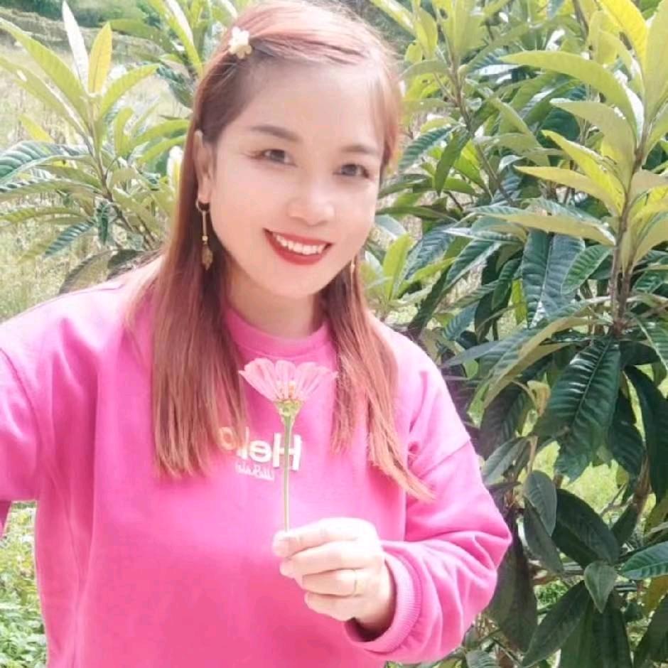 76 年的女龙一个单身一人在陌生的城市