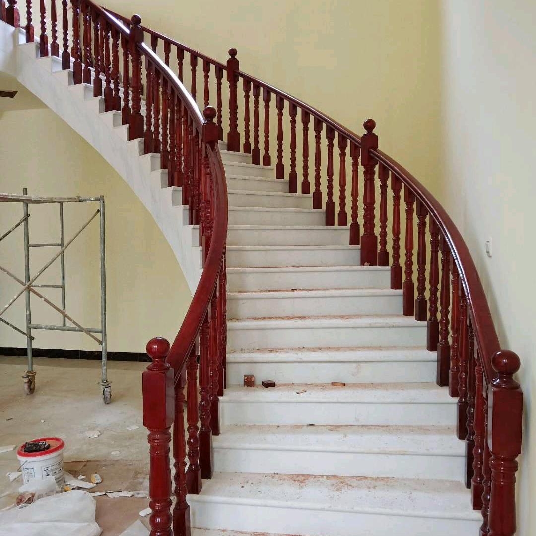 教场坝粮油仓库对面步步旺实木楼梯