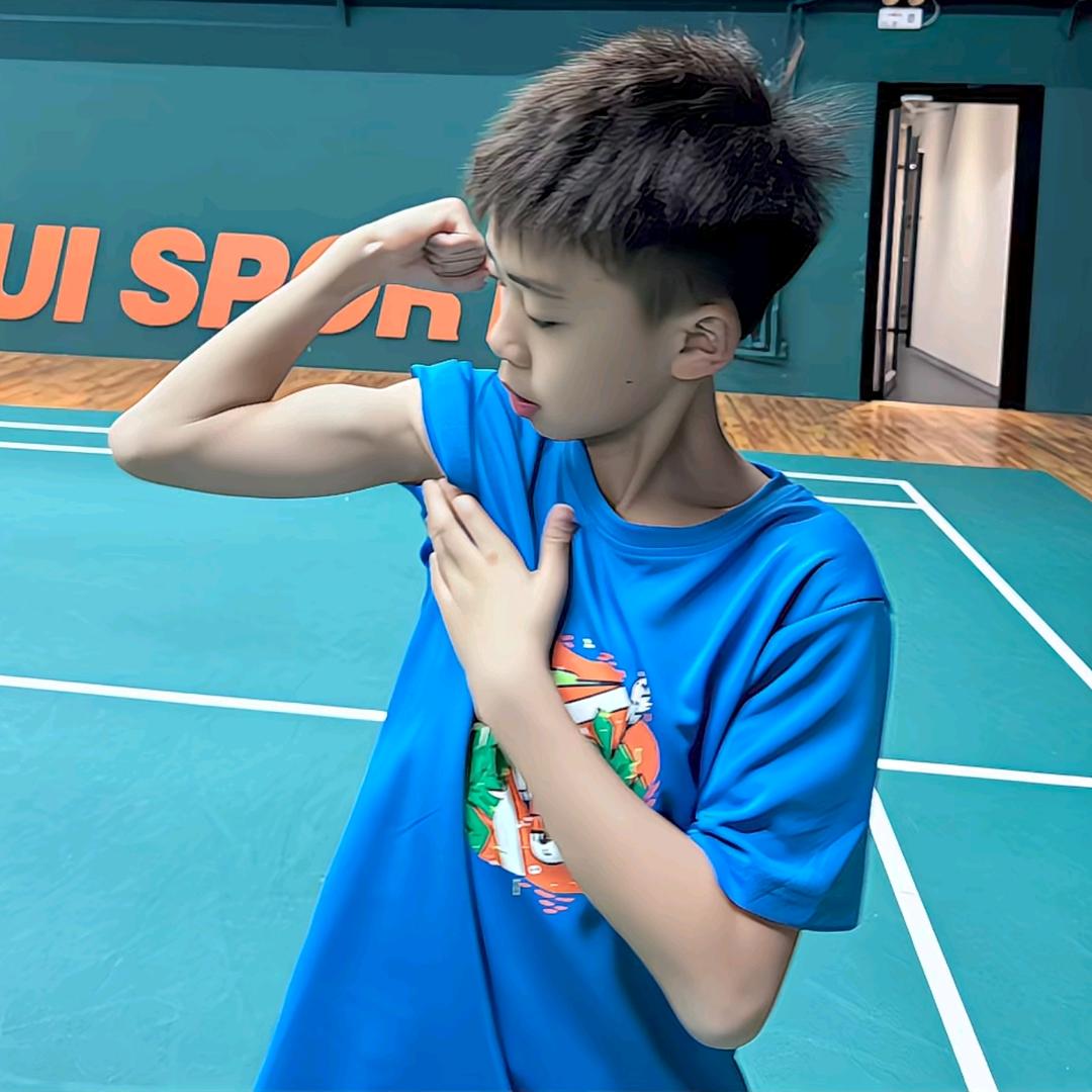 只会打高远球🏸