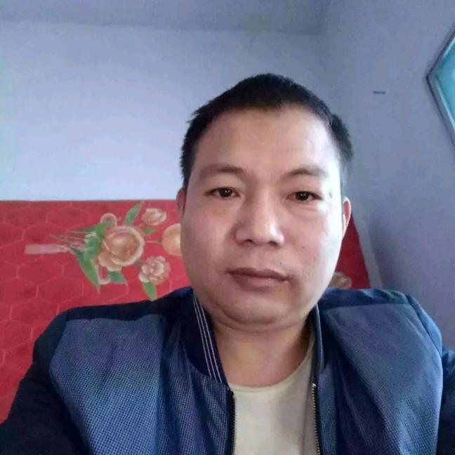 坤哥爱唱。