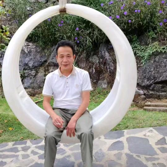 潘