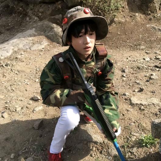 被火鸡面烫到的小学生很冷酷