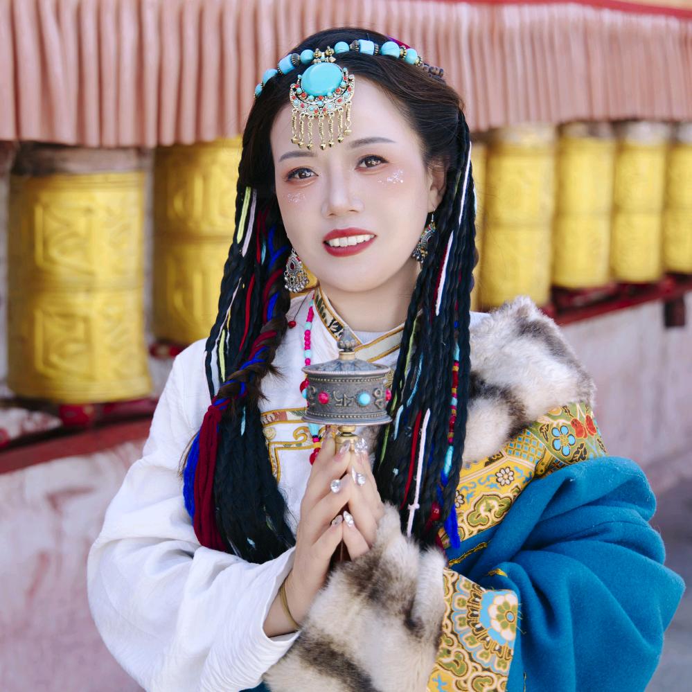 没有骑士保护的公主必须独自长大。