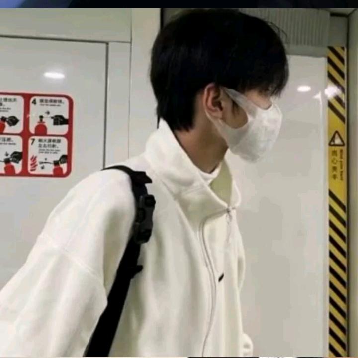 帅哥不吃糖