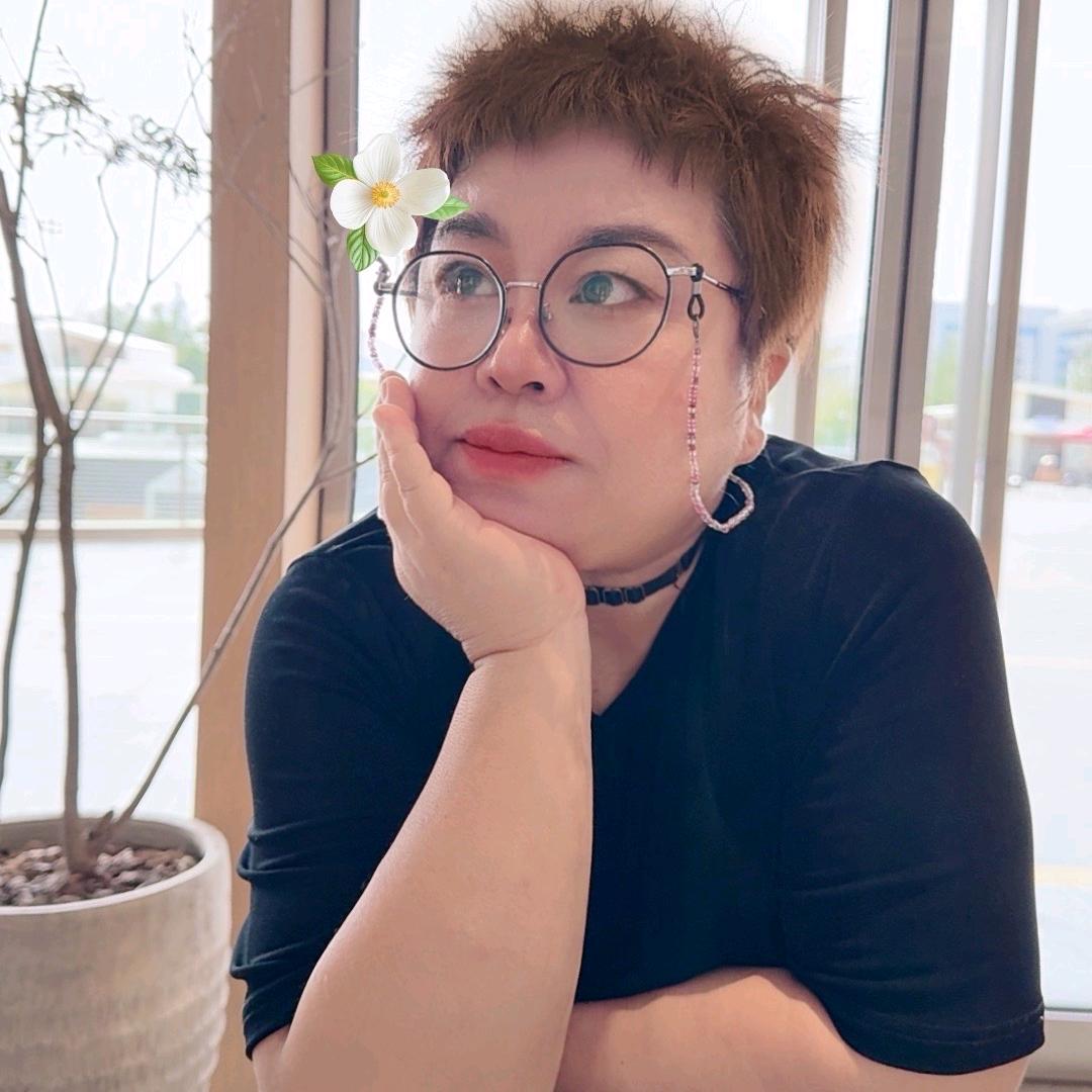 小璞的妈妈小丽儿，义务红娘