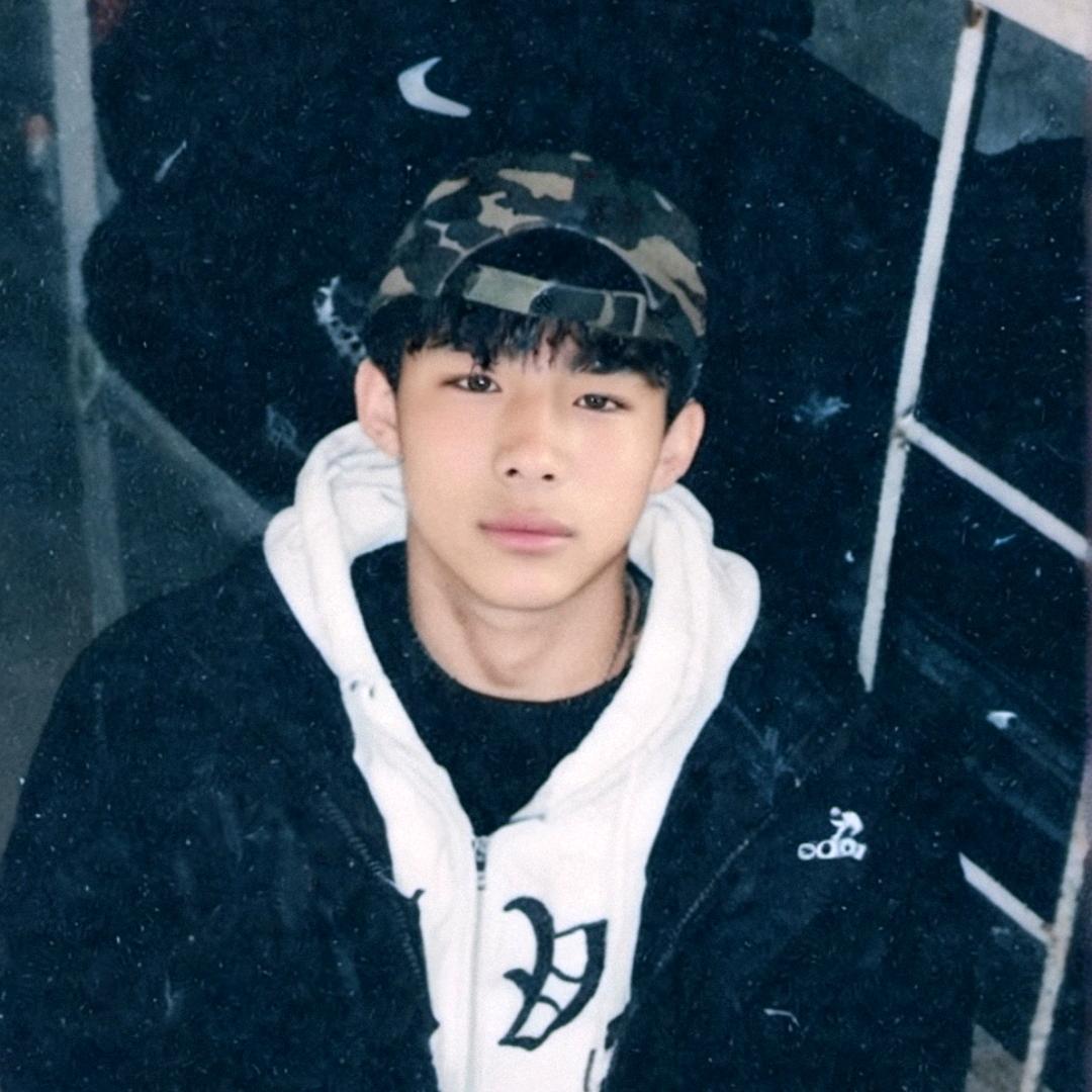 小🕊帅💤久🥀美