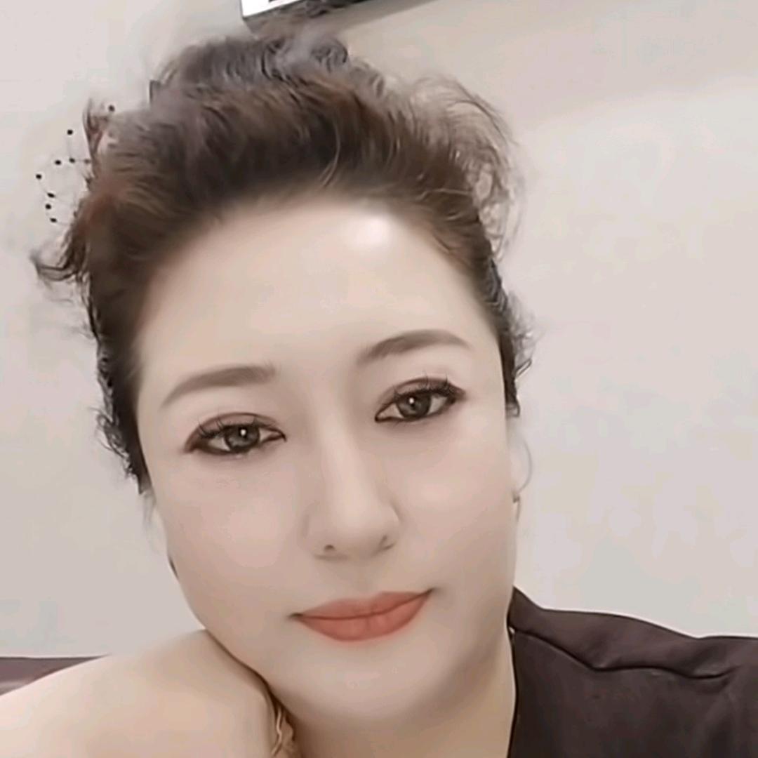 图木舒克市怕热啦化妆品店