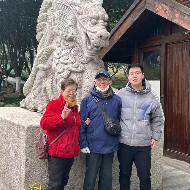 抖音视频有我的好朋友还有我的作品连续四按