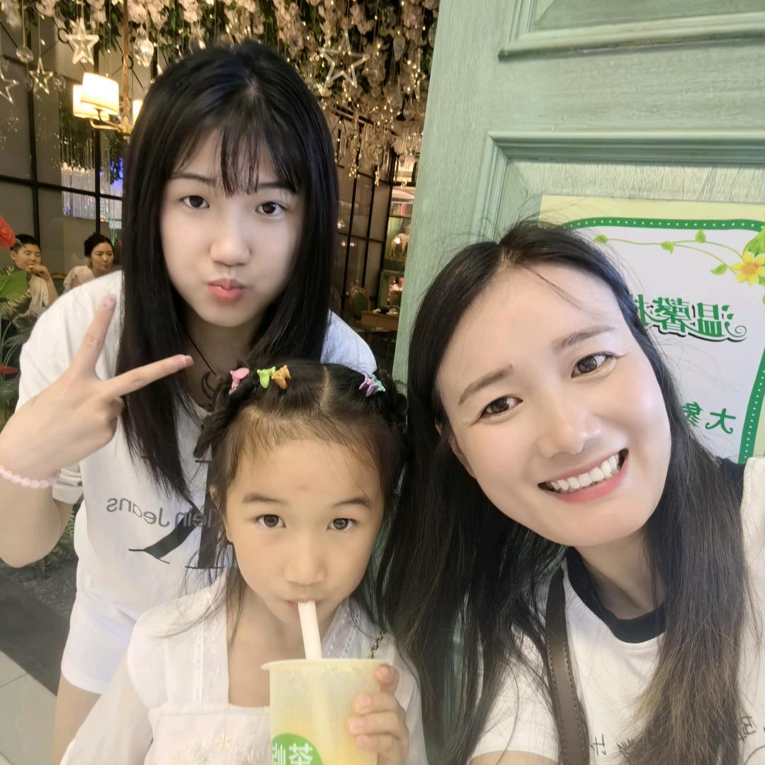 乱花飞絮烟雨醉