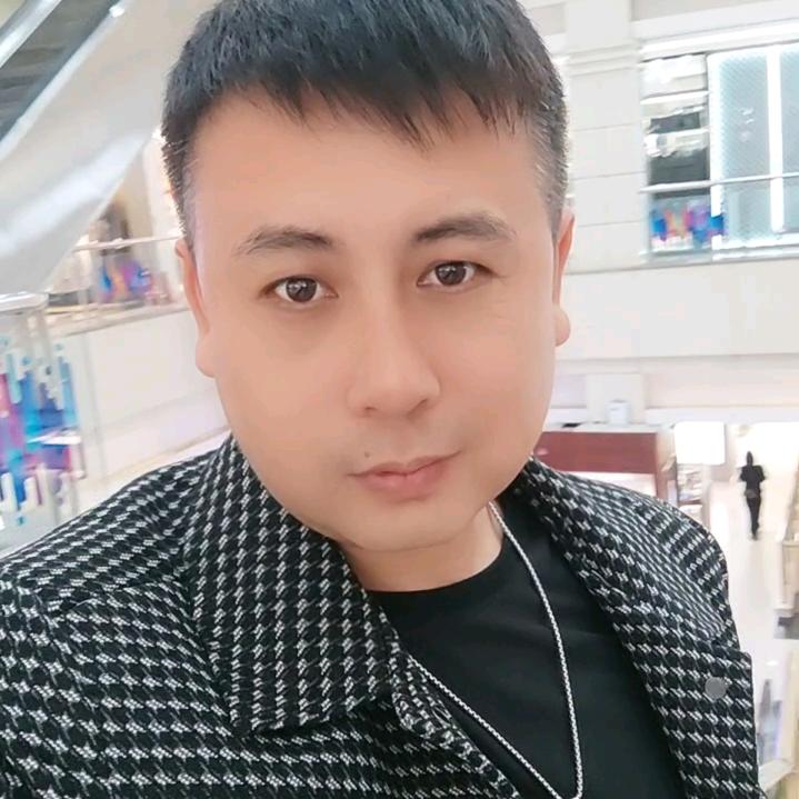 东哥（启鹏）