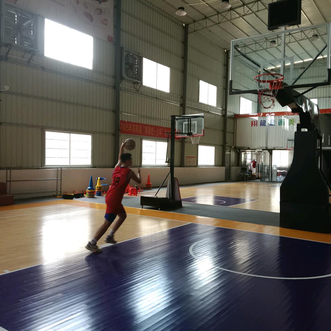 自强不息的帅哥