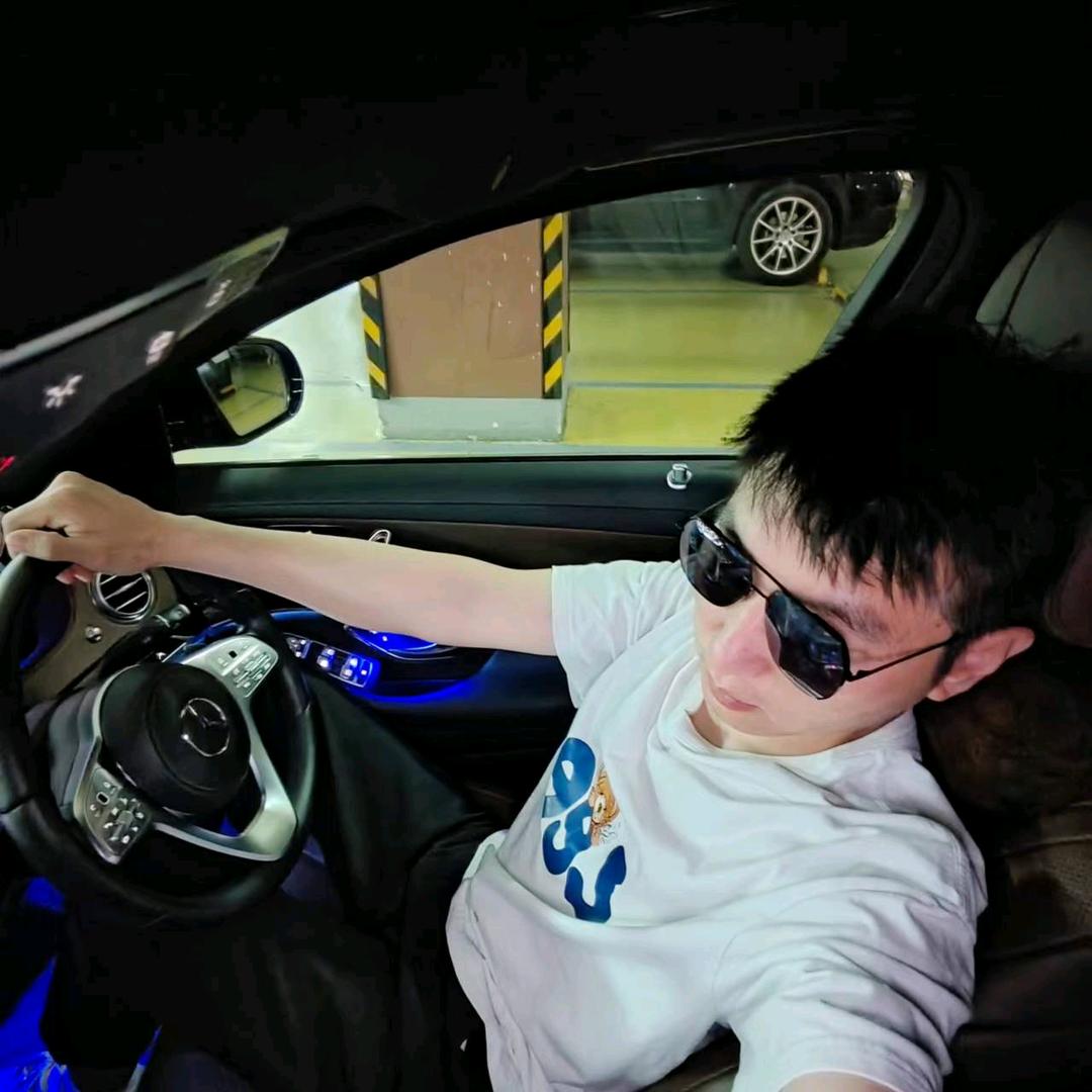 一个安分的小男子(杭州网约车)