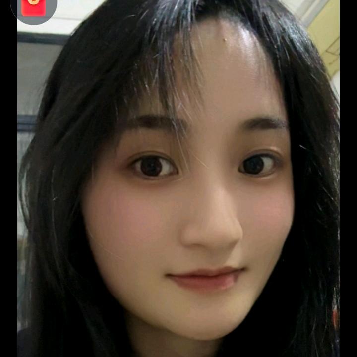 小怡(吃草的小姑糯米猪)